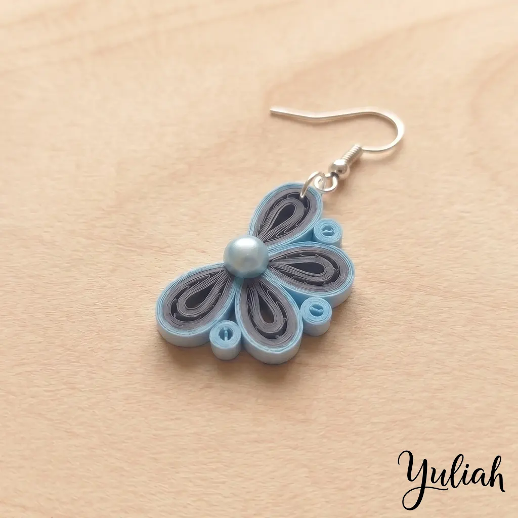 Twin Breeze Grey Blue Floral Dangle Earrings 1